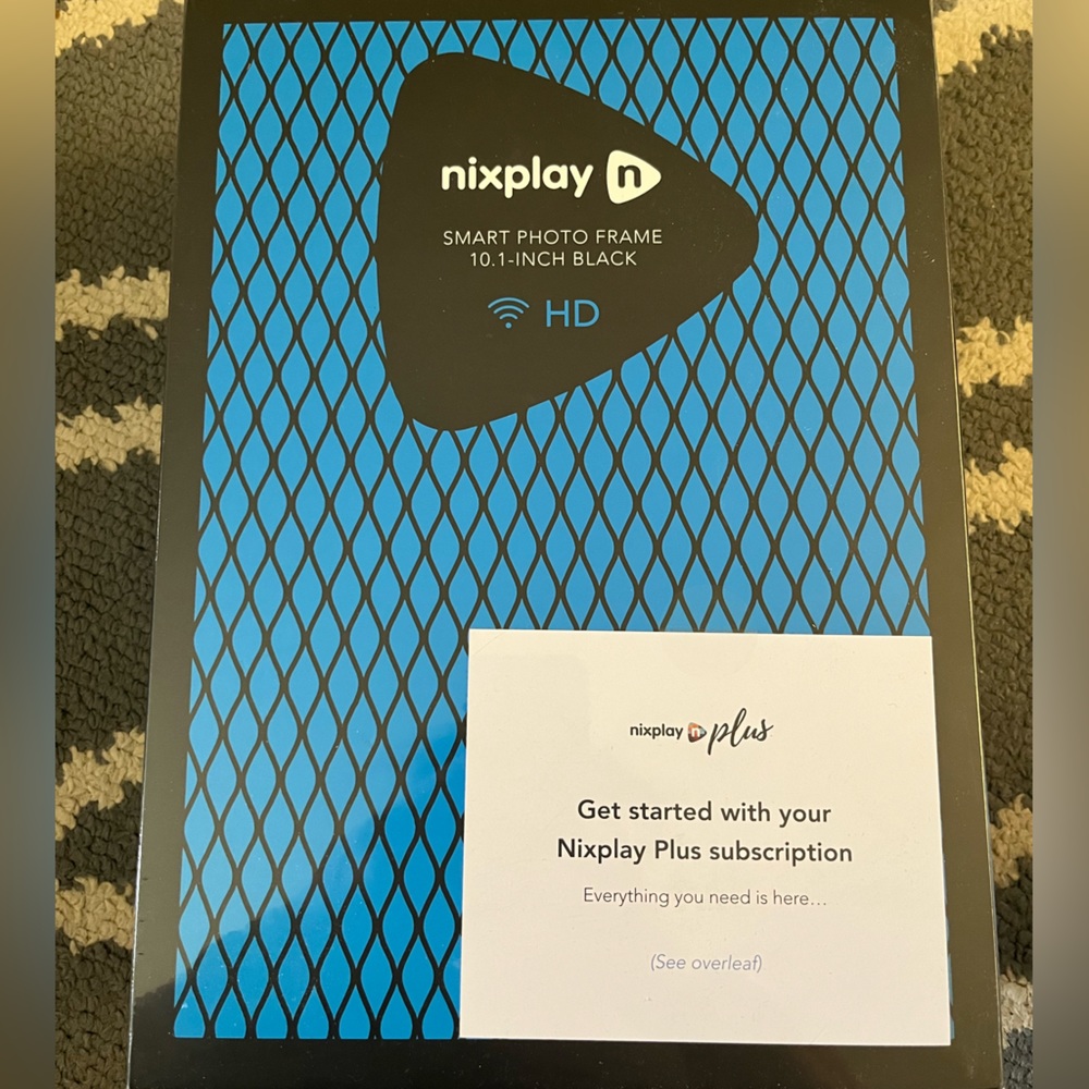 NIB Nicolay smart phot frame 10.1 inch black